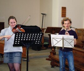 Rosie Shakespear (violin), Alex Parker (oboe)