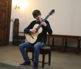 Antony Beere (guitar)